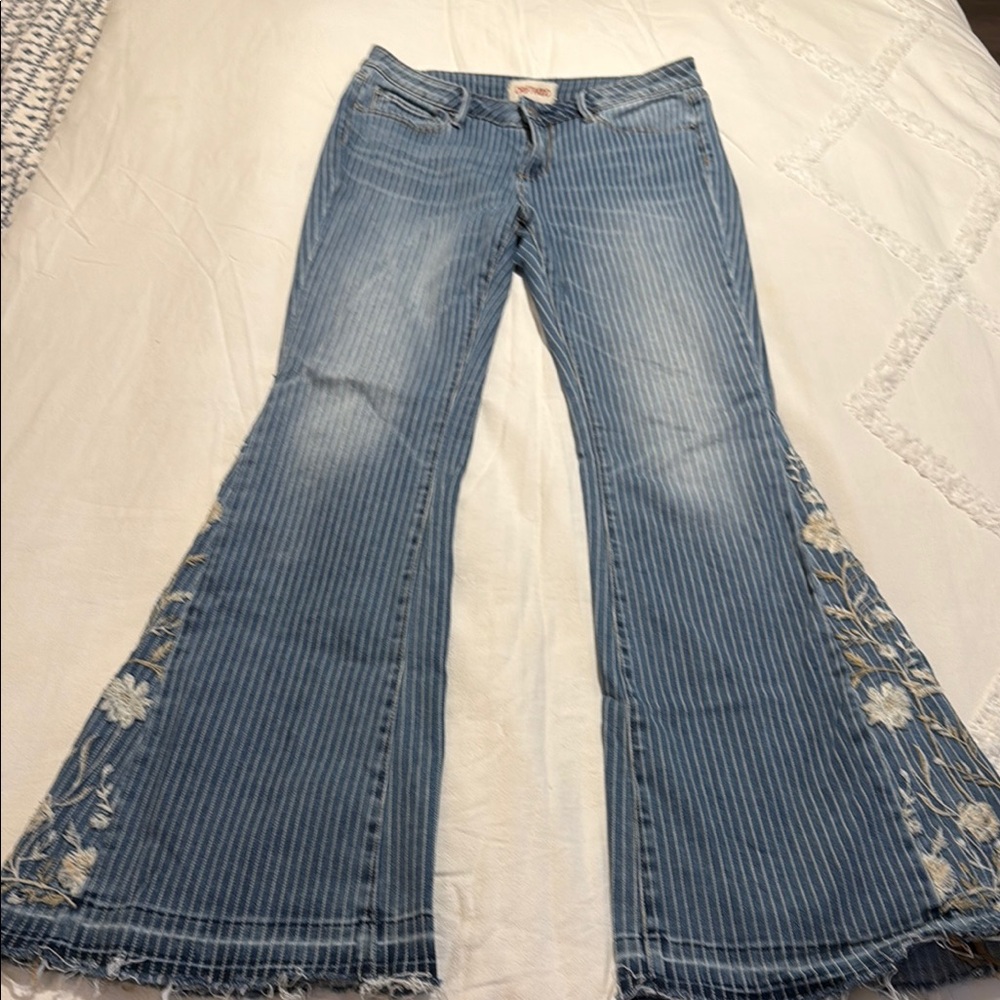 Floral Embroidered Blue Jeans